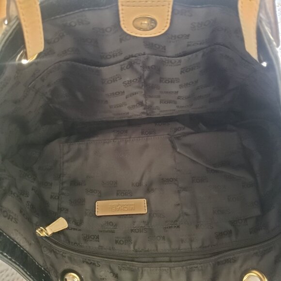 Michael Kors Black Shiny Leather Purse - Picture 6 of 9